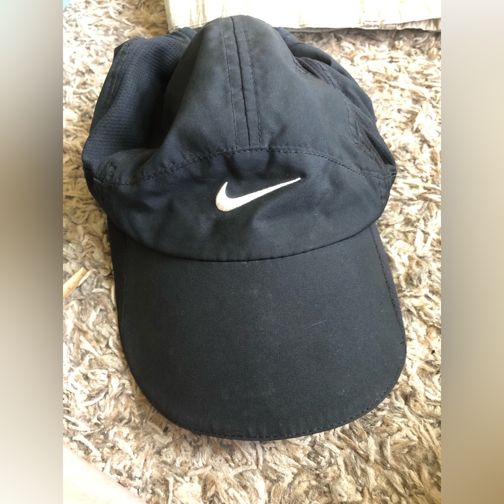 Nike feather light Dri-fit hat.